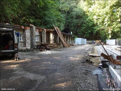 Stavba nové provozní budovy Javoříčských jeskyní