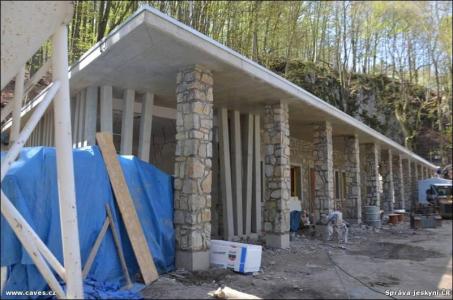 Stavba nové provozní budovy Javoříčských jeskyní