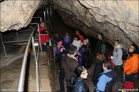 Uspávání netopýrů v Javoříčských jeskyních