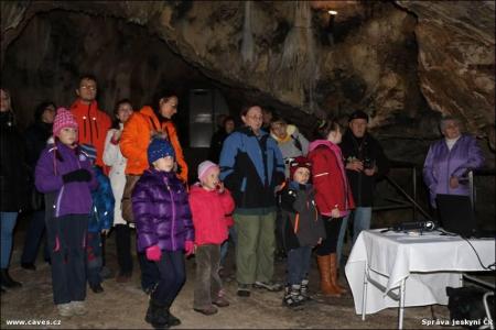 Uspávání netopýrů v Javoříčských jeskyních